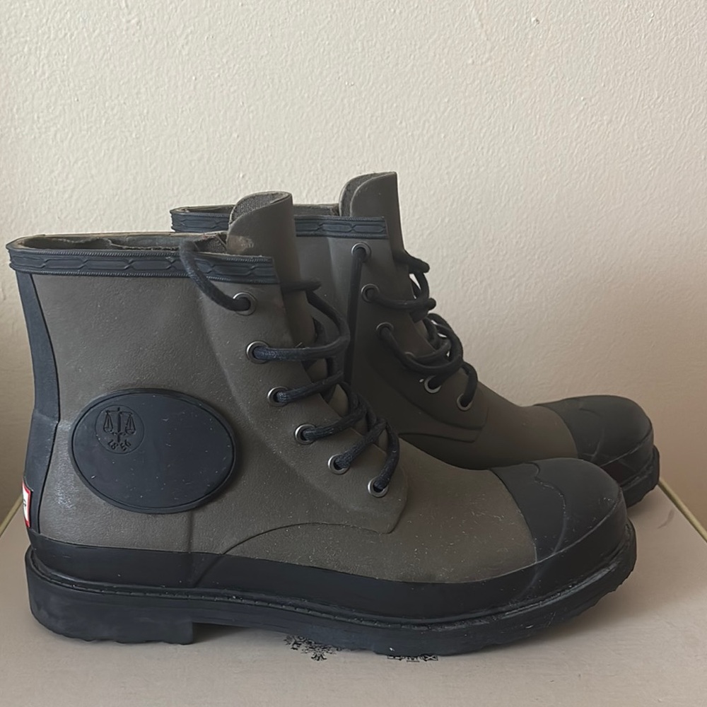 Hunter Black and Gray Rain & Snow Boots with Slip-Resistant Sole